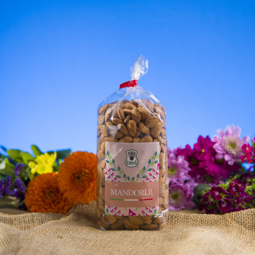 Almonds in Shell 500 Gr